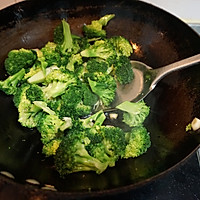 蒜蓉西兰花的做法图解3