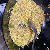 胡萝卜虾米蛋炒饭的做法图解5