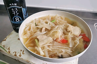 五花肉萝卜丝汤