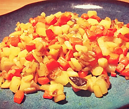 小红帽采蘑菇|胡萝卜土豆菌菇丁的做法