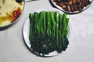 绿油油菜心