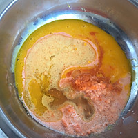 胡萝卜牛奶戚风蛋糕胚的做法图解3