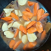 红烧牛肉牛腩炖土豆胡萝卜的做法图解13