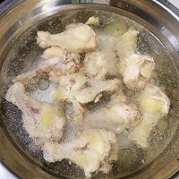 酸酸甜甜辣辣的辣酱鸡翅根的做法图解3