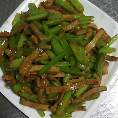 豆干炒芹菜