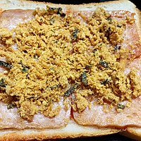 #我们约饭吧#超快手早餐：肉松午餐肉玉米粒三明治的做法图解7