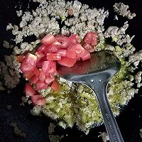 豌豆番茄渣渣肉#做道懒人菜，轻松享假期#的做法图解3