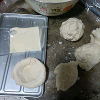芝麻奶酪包的做法图解2