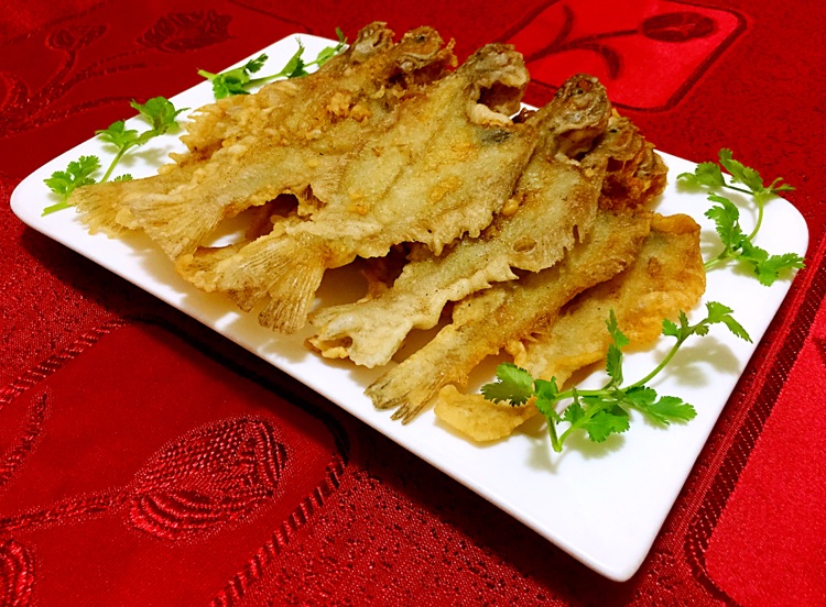 酥炸偏口鱼的做法图解18