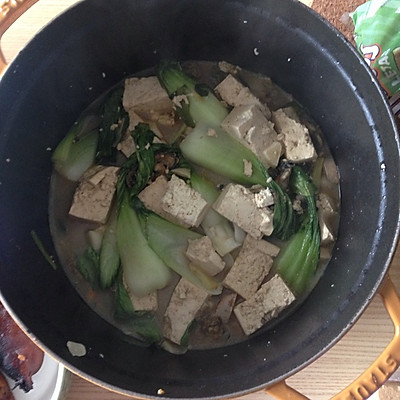 葱姜生蚝豆腐煲