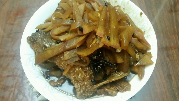 旱萝卜烧鲤鱼