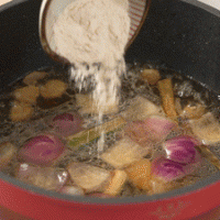 沙姜菌菇素鸡煲 | 味浓汁厚的做法图解7