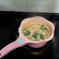 番茄鲜虾青菜面的做法图解9