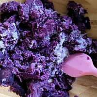 #夏日撩人滋味#山药紫薯糕的做法图解1