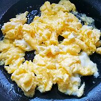 蚕豆米炒鸡蛋的做法图解7