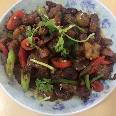 板栗红烧肉