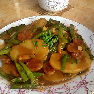 豆角土豆炒香肠