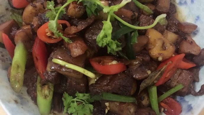 板栗红烧肉