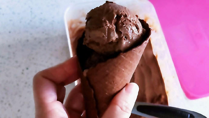 没有巧克力的巧克力冰淇淋