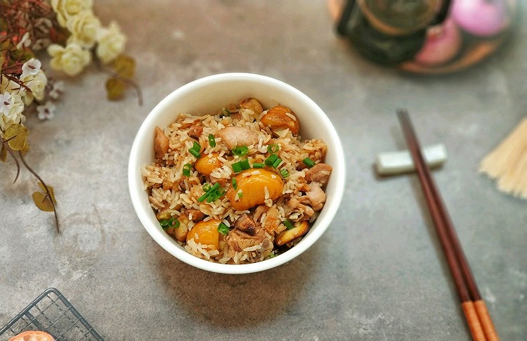 板栗香菇鸡肉焖饭的做法