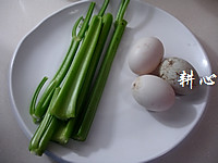 西芹炒蛋丝的做法图解1