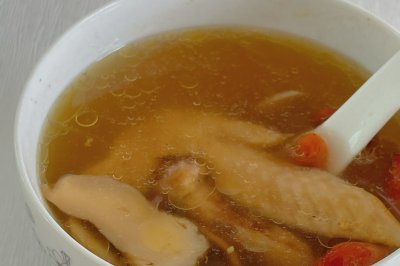 养颜养胃的松茸鸡汤