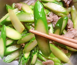 瘦肉炒芦笋的做法