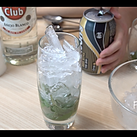 经典Mojito & 蓝莓Mojito 古巴鸡尾酒 视频菜谱的做法图解6