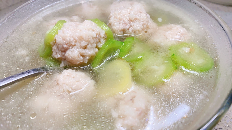 不油腻的马蹄圆子汤的做法