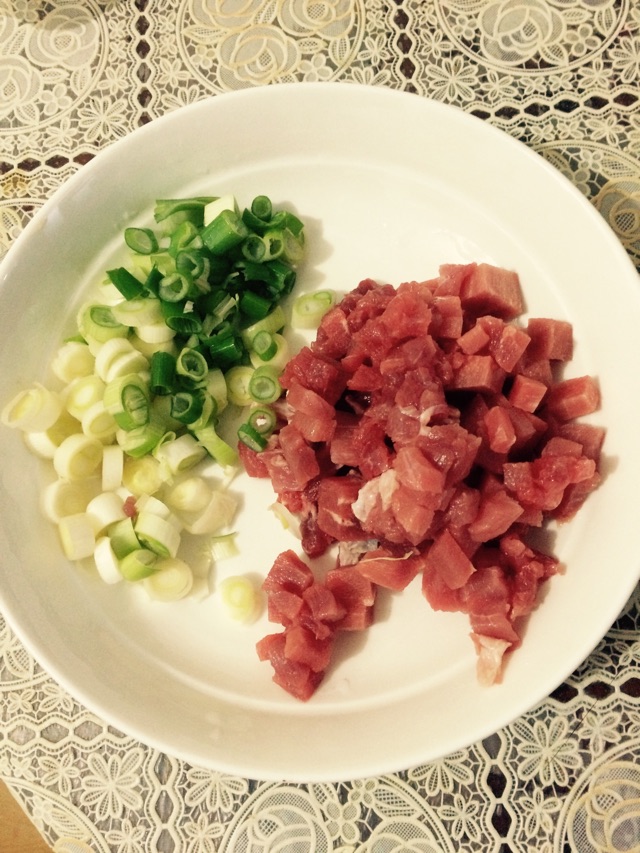 牛肉疙瘩丝的做法图解2