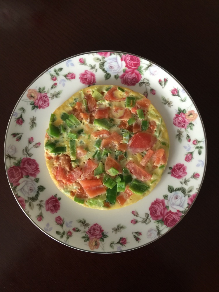 西红柿青椒煎鸡蛋饼
