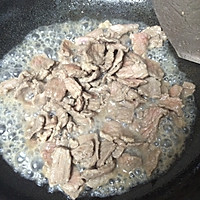 大蒜胡萝卜炒肉的做法图解3