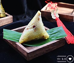 #甜粽VS咸粽，你是哪一党？#红绿豆花生粽的做法