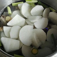 白萝卜排骨汤的做法图解4