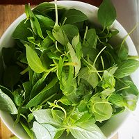 荆芥番茄面条的做法图解2