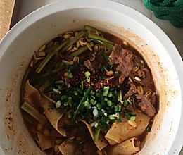 西北风味和川菜的结合—辣糊糊版水煮肉片的做法