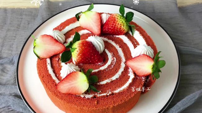 红丝绒草莓年轮蛋糕卷的做法