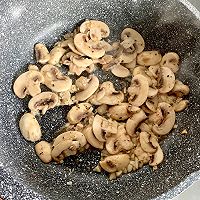 芦笋炒口菇，美味又健康的做法图解5