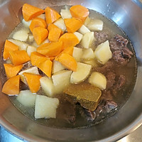 #钟于经典传统味#咖喱牛肉炖土豆的做法图解8