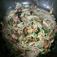 包菜炒粉丝的做法图解4