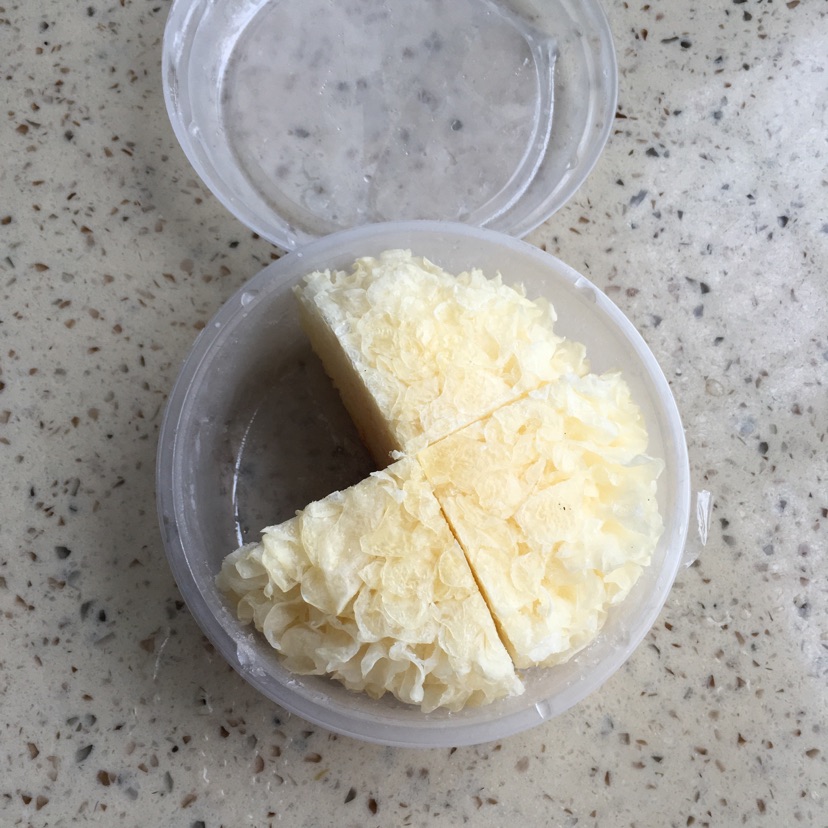 #豆豆的辅食#银耳红枣羹的做法图解1