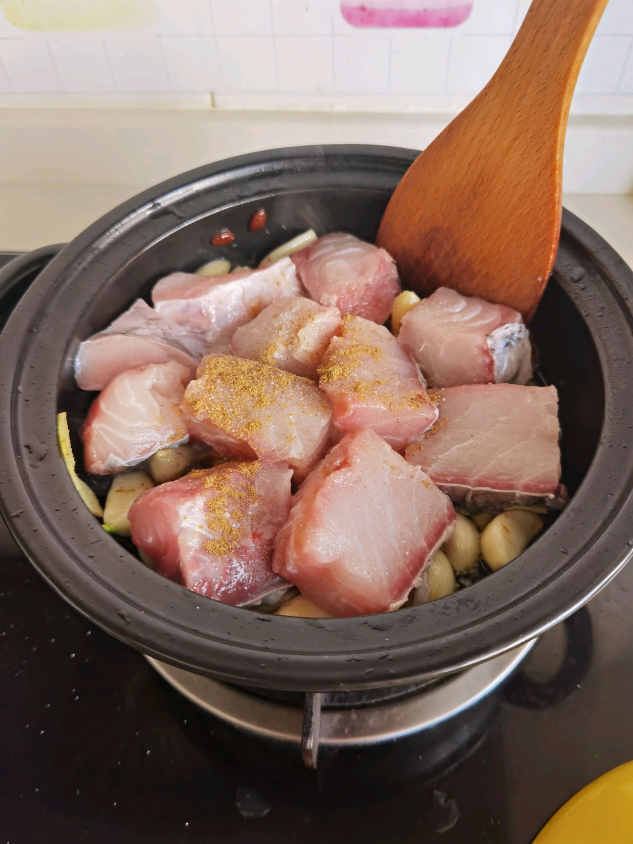 砂锅鱼煲,砂锅鱼煲的家常做法 - 美食杰砂锅鱼煲做法大全