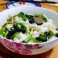 蘑菇菠菜面的做法图解6