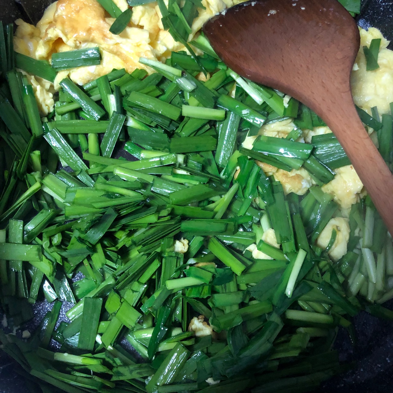 韭菜炒蛋这样做才最好吃，韭菜不老鸡蛋嫩滑，诀窍就在这_哔哩哔哩 (゜-゜)つロ 干杯~-bilibili