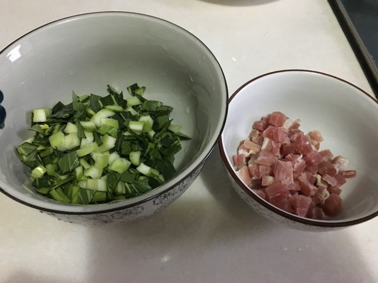 咸肉菜饭的做法图解1