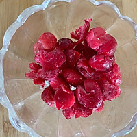 #“莓”好春光日志#酸酸甜甜的蔓越莓酸奶冰沙的做法图解2