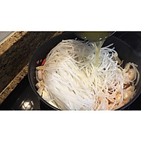 泰式鲜虾豆腐炒河粉的做法图解6