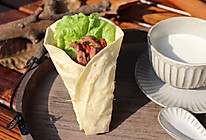 嫩牛肉卷饼#利仁电饼铛，烙烤不翻锅#的做法