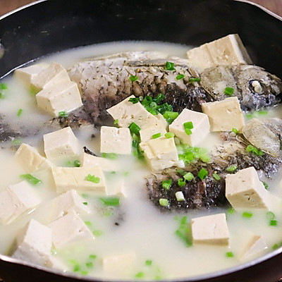 鲫鱼豆腐汤，煮出奶白鲜美鱼汤的秘诀。