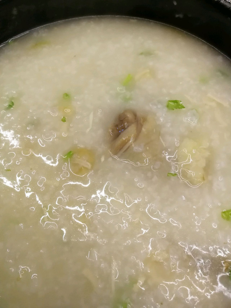 砂锅鸡丝干贝粥的做法
